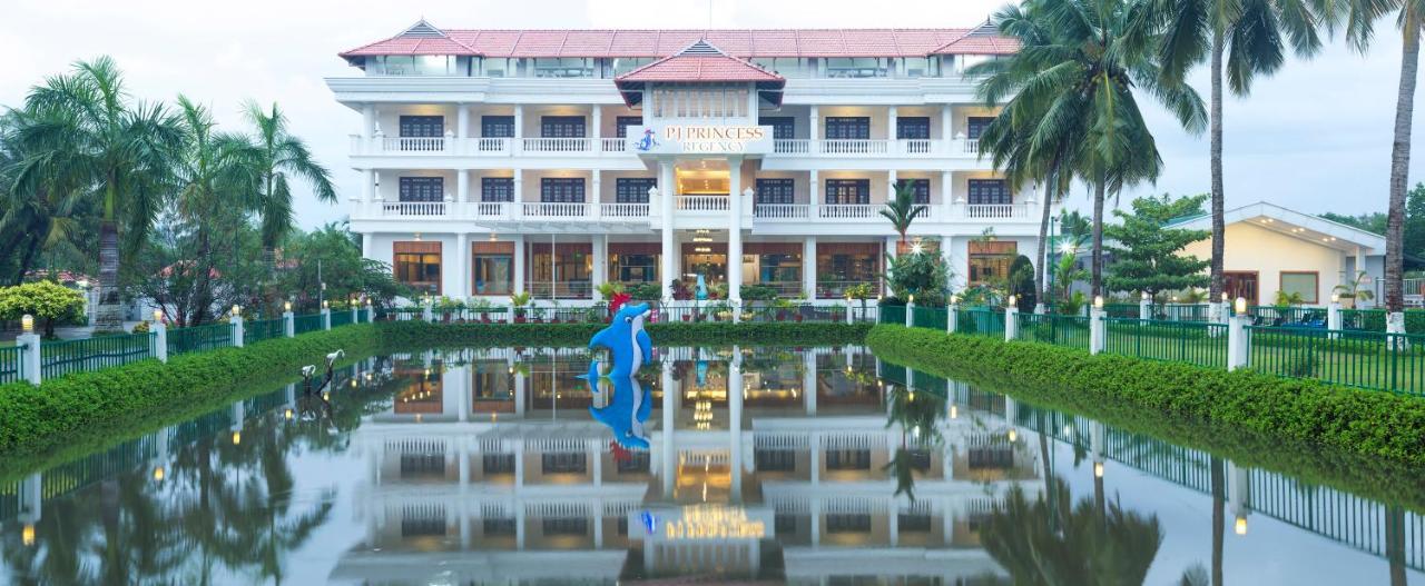 Rustic Leisures Llp Hotel Kochi Luaran gambar